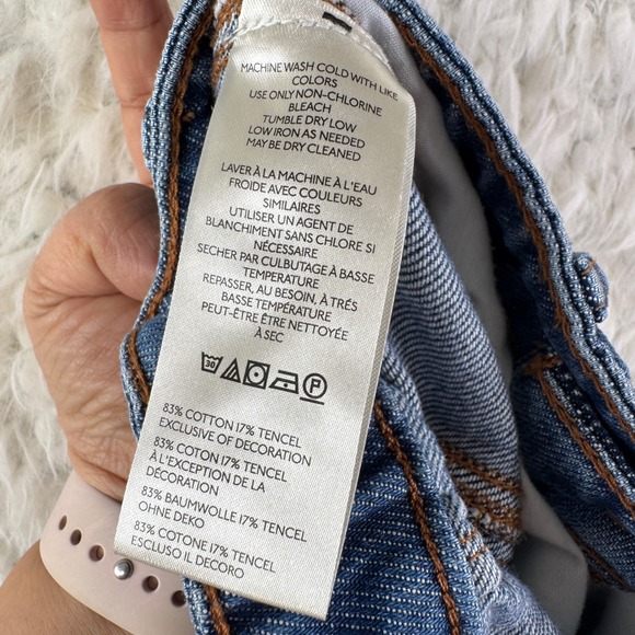 Pilcro Denim Shorts S Blue Strawberry Floral Embroidered Cottagecore Boho Summer - Picture 4 of 8